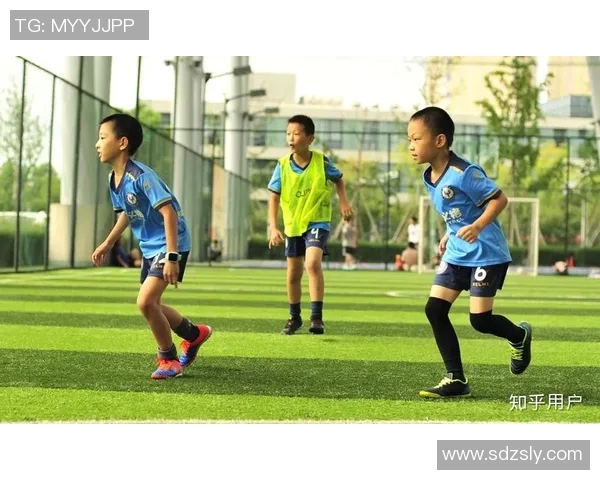 足球天赋型运动员的培养与发展探索与实践分析 足球天赋型运动员的培养与发展探索与实践分析