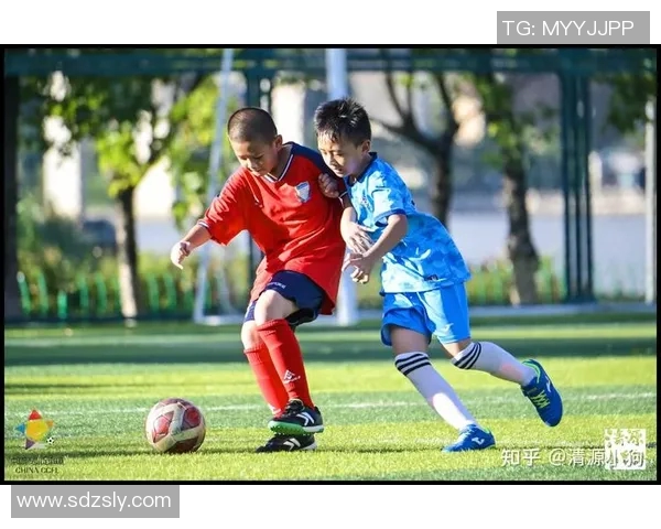 少儿足球周刊带你领略足球魅力培养孩子运动精神与团队合作意识